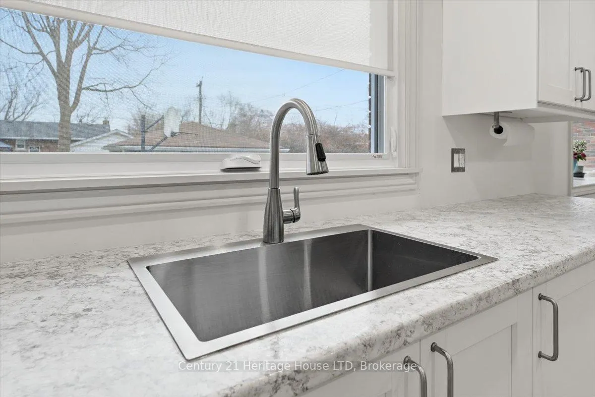 Photo 14 of 50 Barron Street, Welland, Prince Charles — HOMEH
