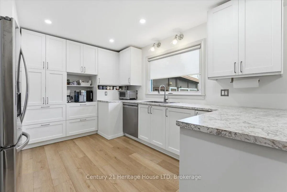 Photo 15 of 50 Barron Street, Welland, Prince Charles — HOMEH