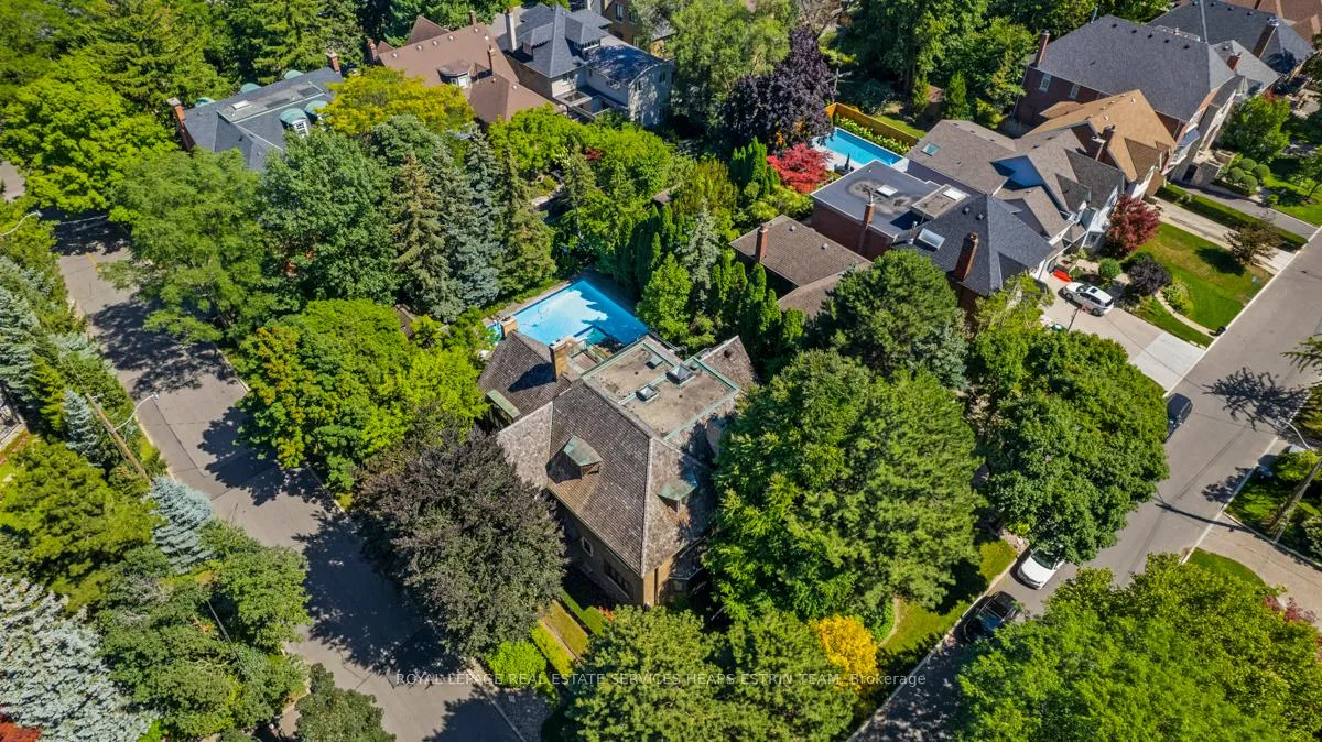 Photo 3 of 23 Dewbourne Avenue, Toronto, Forest Hill South — HOMEH