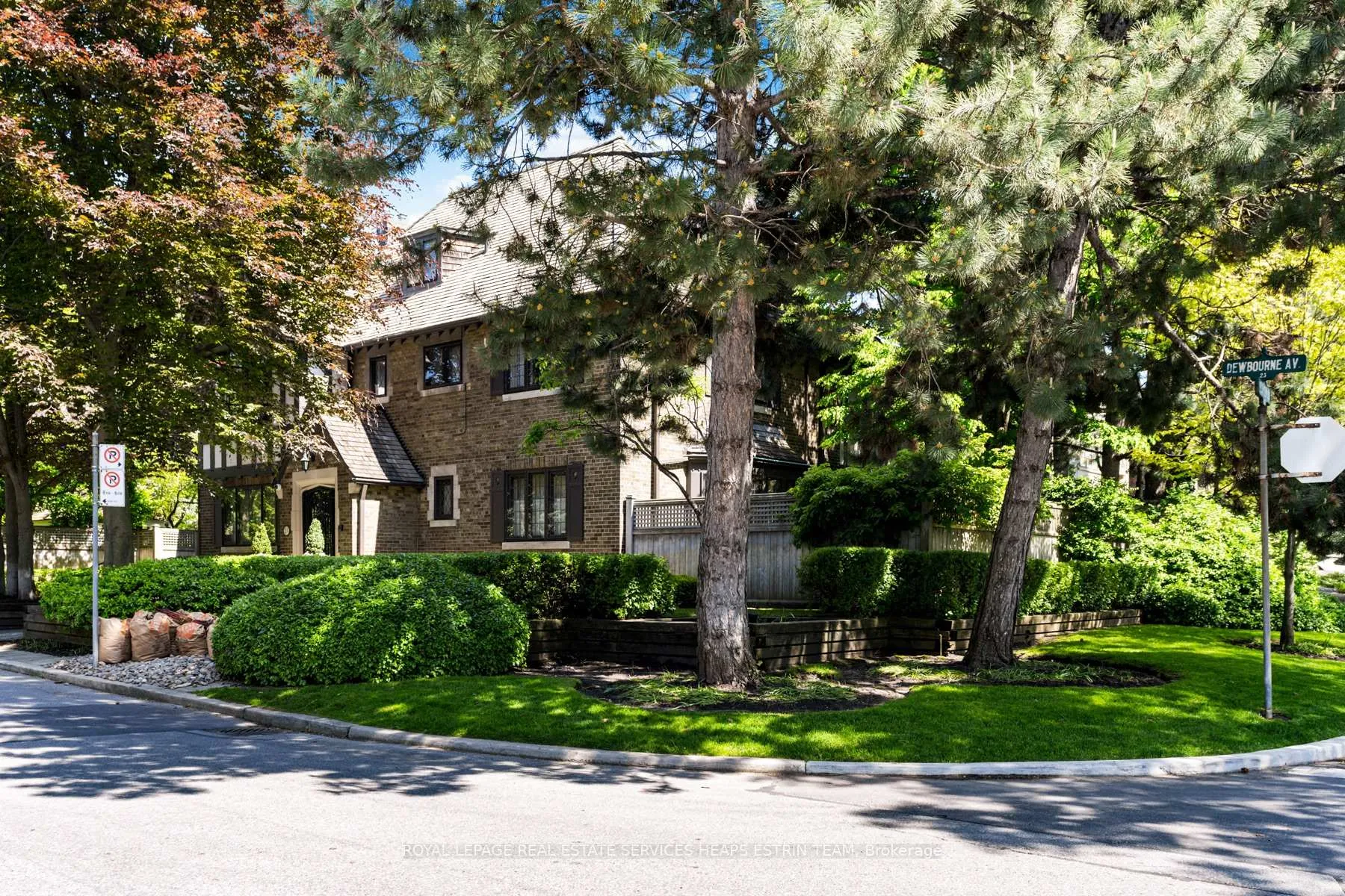 Photo 4 of 23 Dewbourne Avenue, Toronto, Forest Hill South — HOMEH