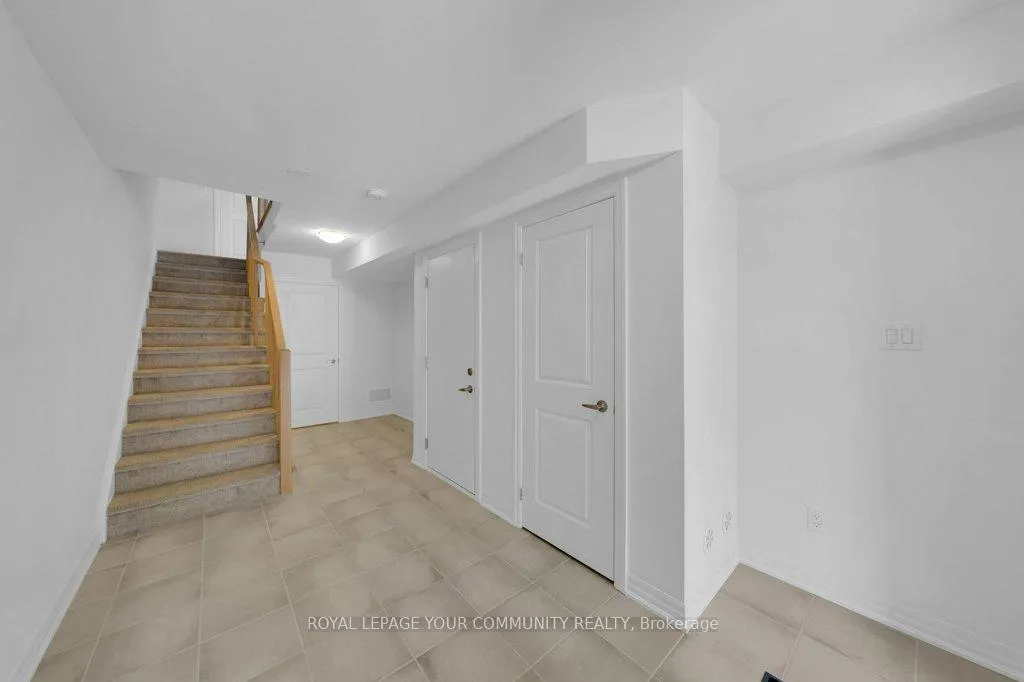 Photo 8 of 21 Red Maple Lane, Barrie, Innis-Shore — HOMEH