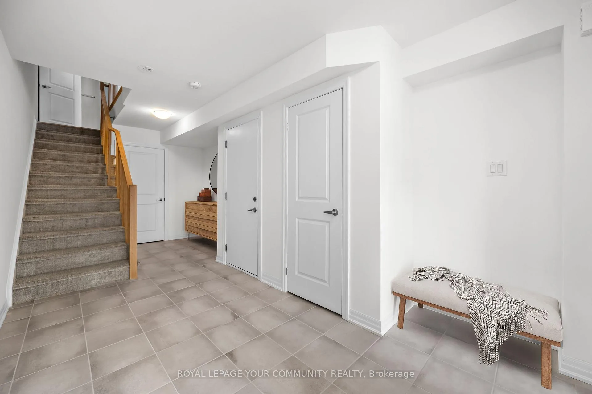 Photo 9 of 21 Red Maple Lane, Barrie, Innis-Shore — HOMEH