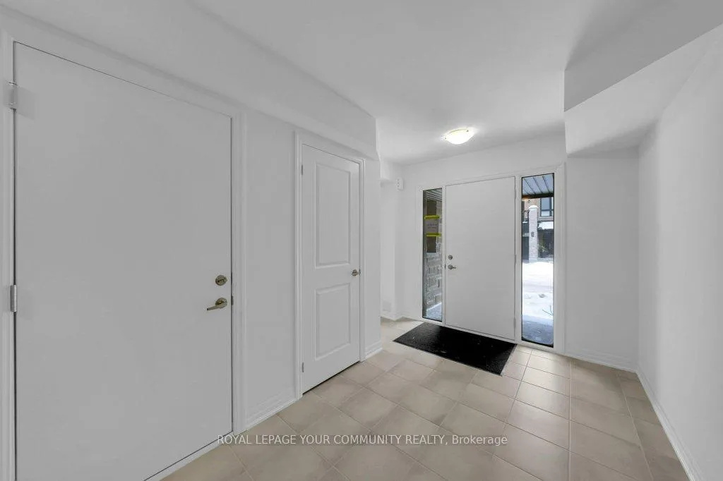 Photo 10 of 21 Red Maple Lane, Barrie, Innis-Shore — HOMEH