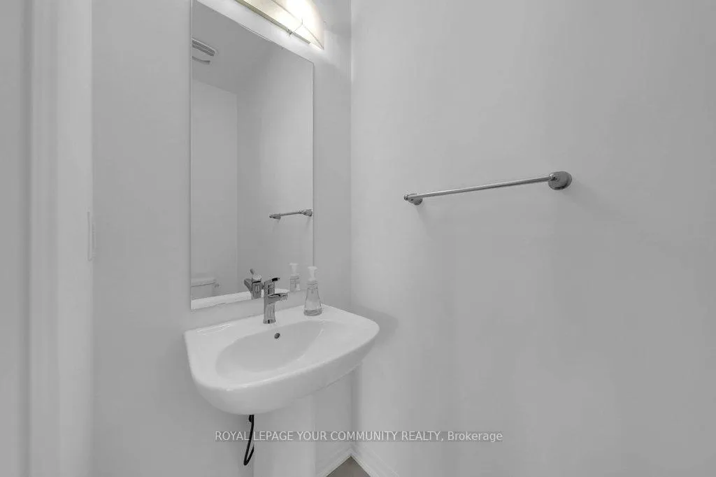 Photo 11 of 21 Red Maple Lane, Barrie, Innis-Shore — HOMEH