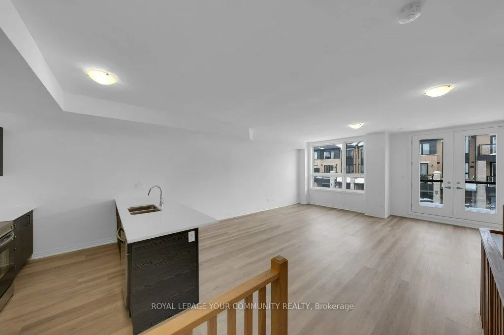 Photo 12 of 21 Red Maple Lane, Barrie, Innis-Shore — HOMEH