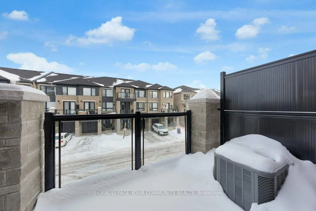 Photo 23 of 21 Red Maple Lane, Barrie, Innis-Shore — HOMEH