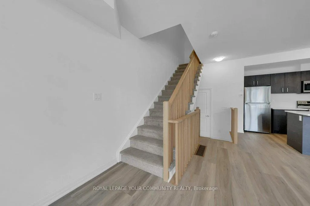 Photo 24 of 21 Red Maple Lane, Barrie, Innis-Shore — HOMEH