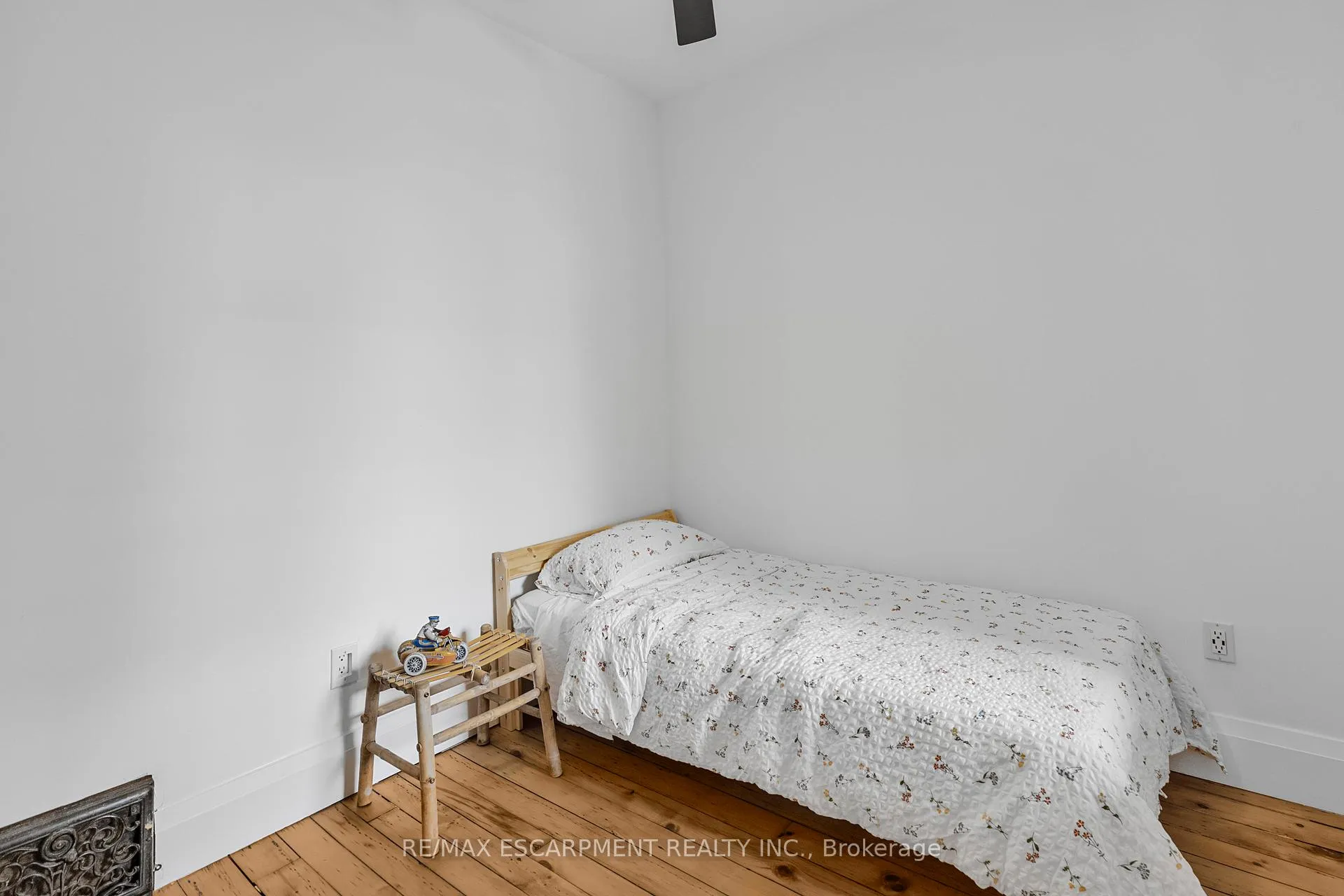 Photo 18 of 20 Tuckett Street, Hamilton, Kirkendall — HOMEH