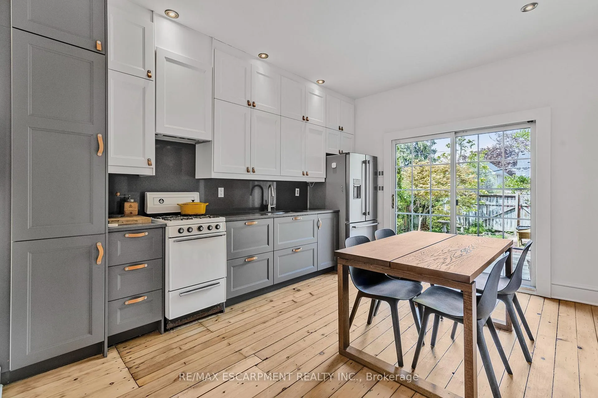 Photo 21 of 20 Tuckett Street, Hamilton, Kirkendall — HOMEH