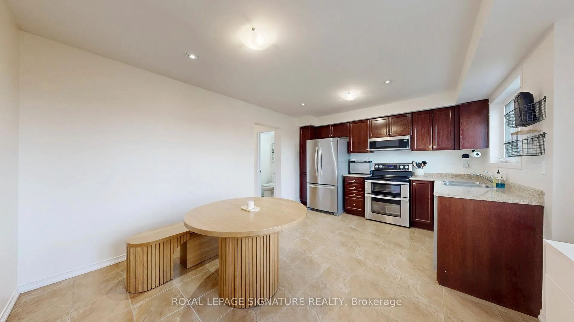 Photo 12 of 459 Rossland Road E, Ajax, Central East — HOMEH