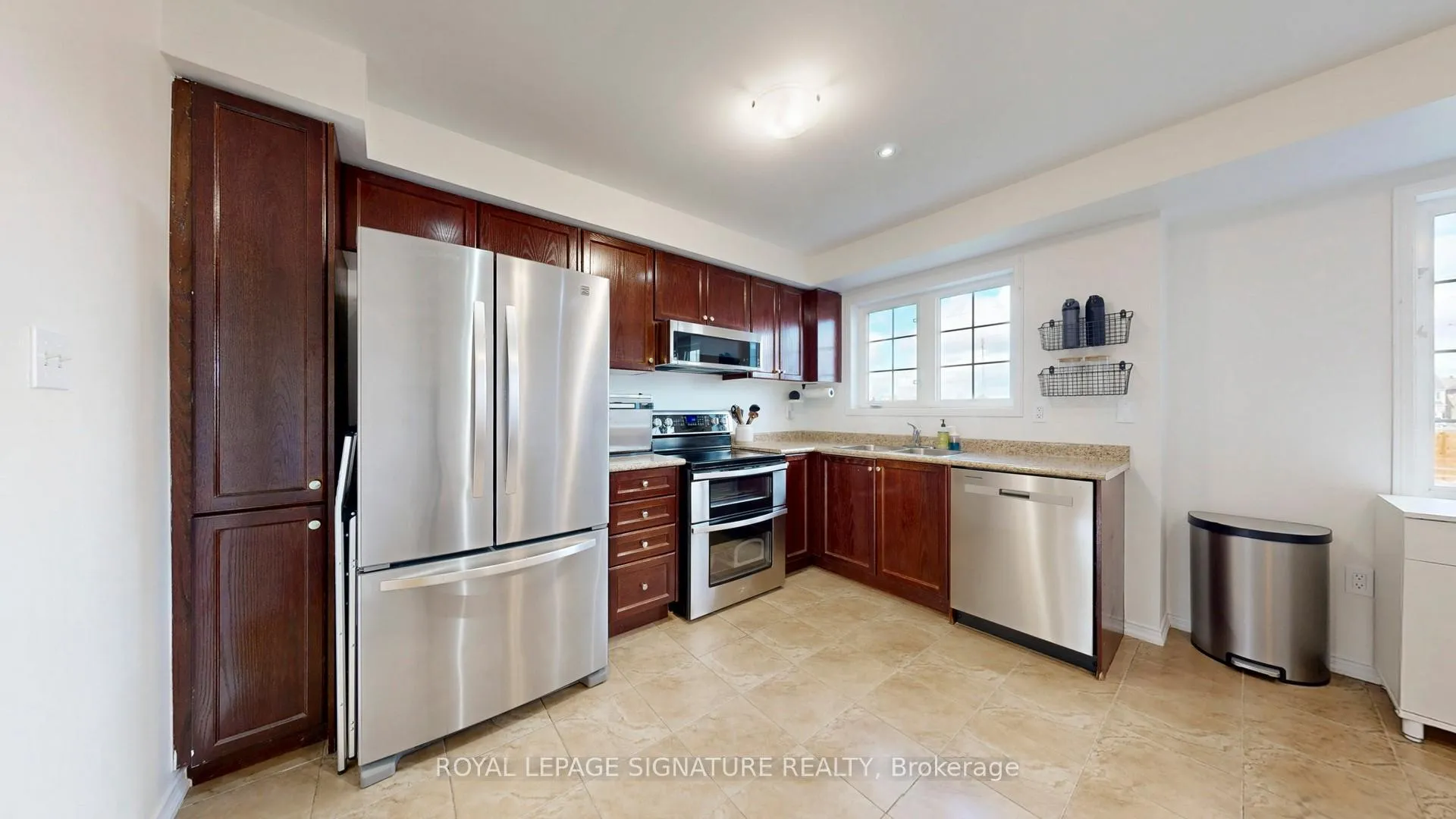 Photo 13 of 459 Rossland Road E, Ajax, Central East — HOMEH