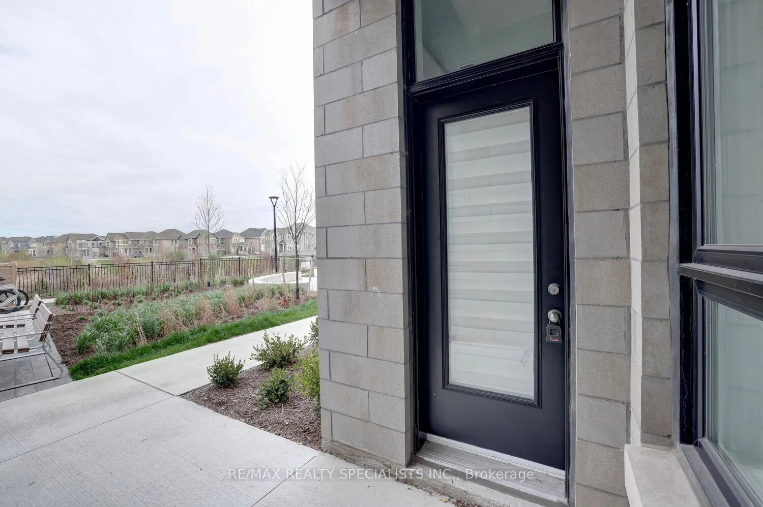 Photo 4 of Unit 101, 3265 Carding Mill Trail, Oakville, Glenorchy — HOMEH