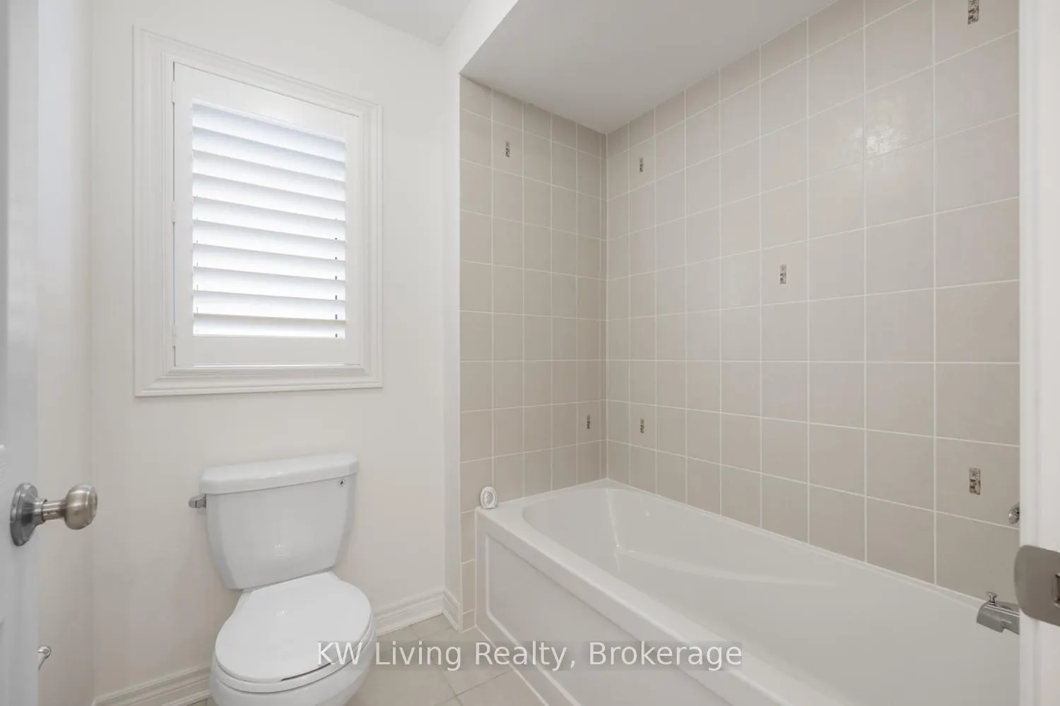 Photo 26 of 36 Charterhouse Drive, Whitby, Rolling Acres — HOMEH