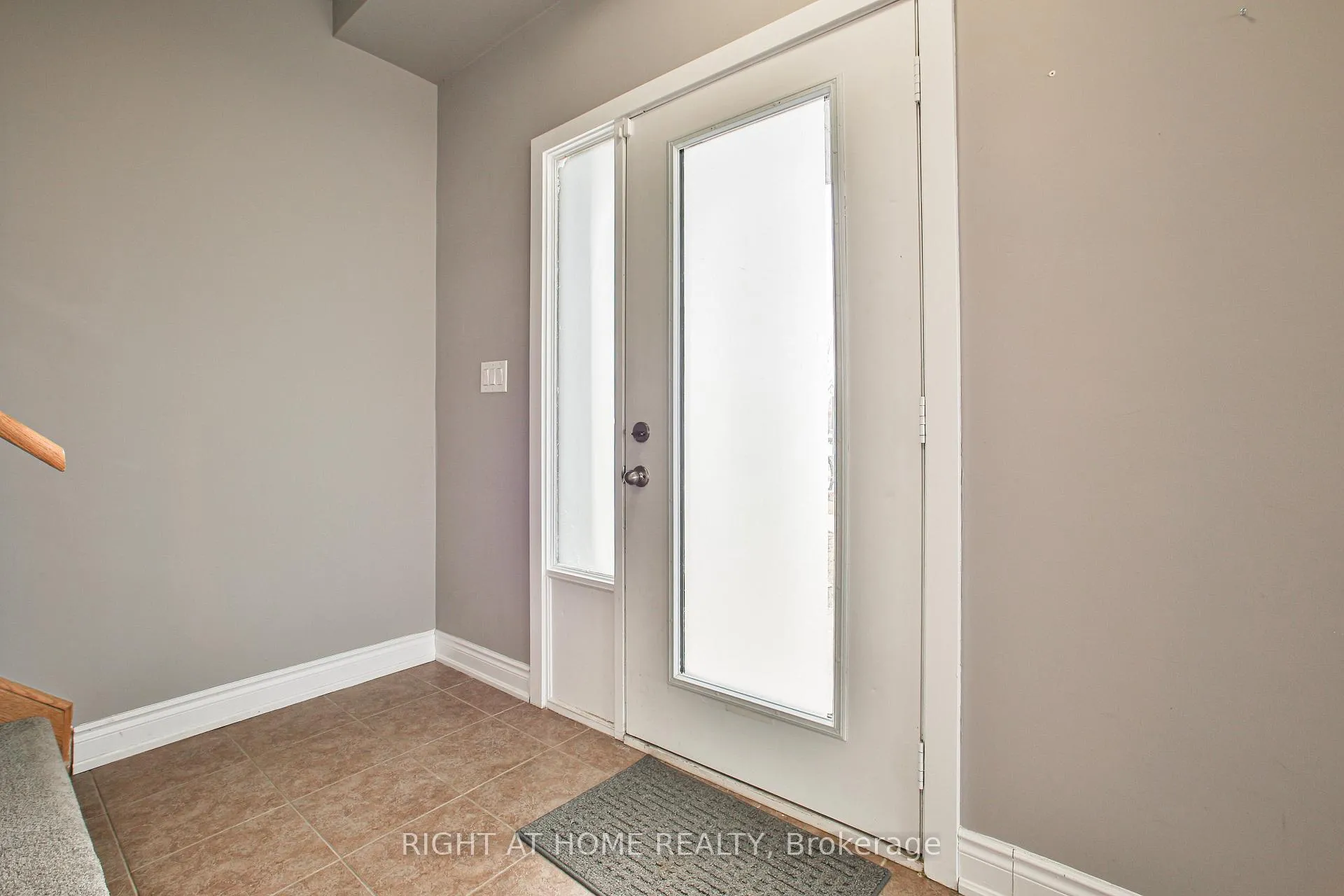 Photo 7 of Unit 102, 590 North Service Road, Hamilton, Lakeshore — HOMEH