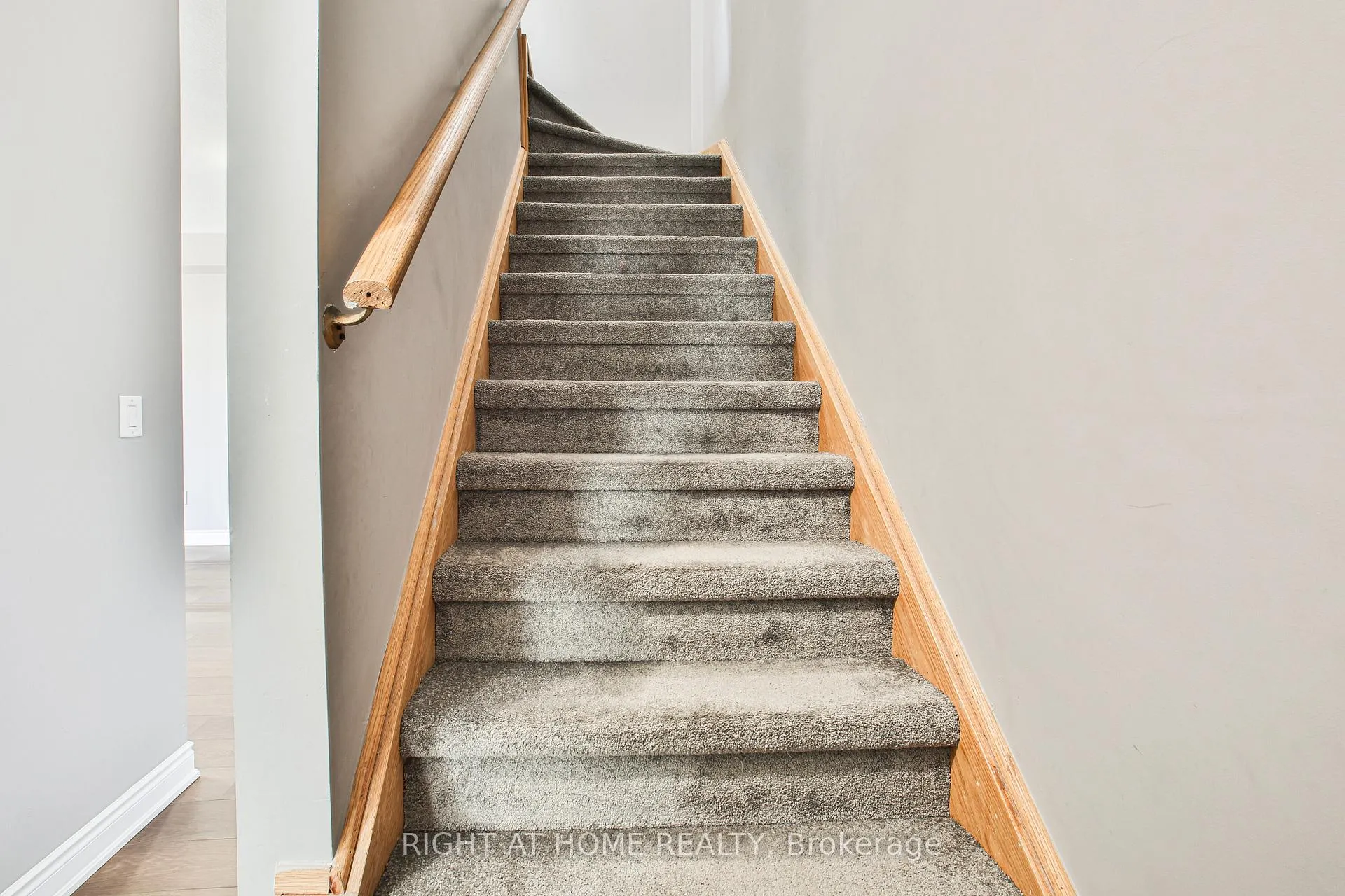 Photo 29 of Unit 102, 590 North Service Road, Hamilton, Lakeshore — HOMEH