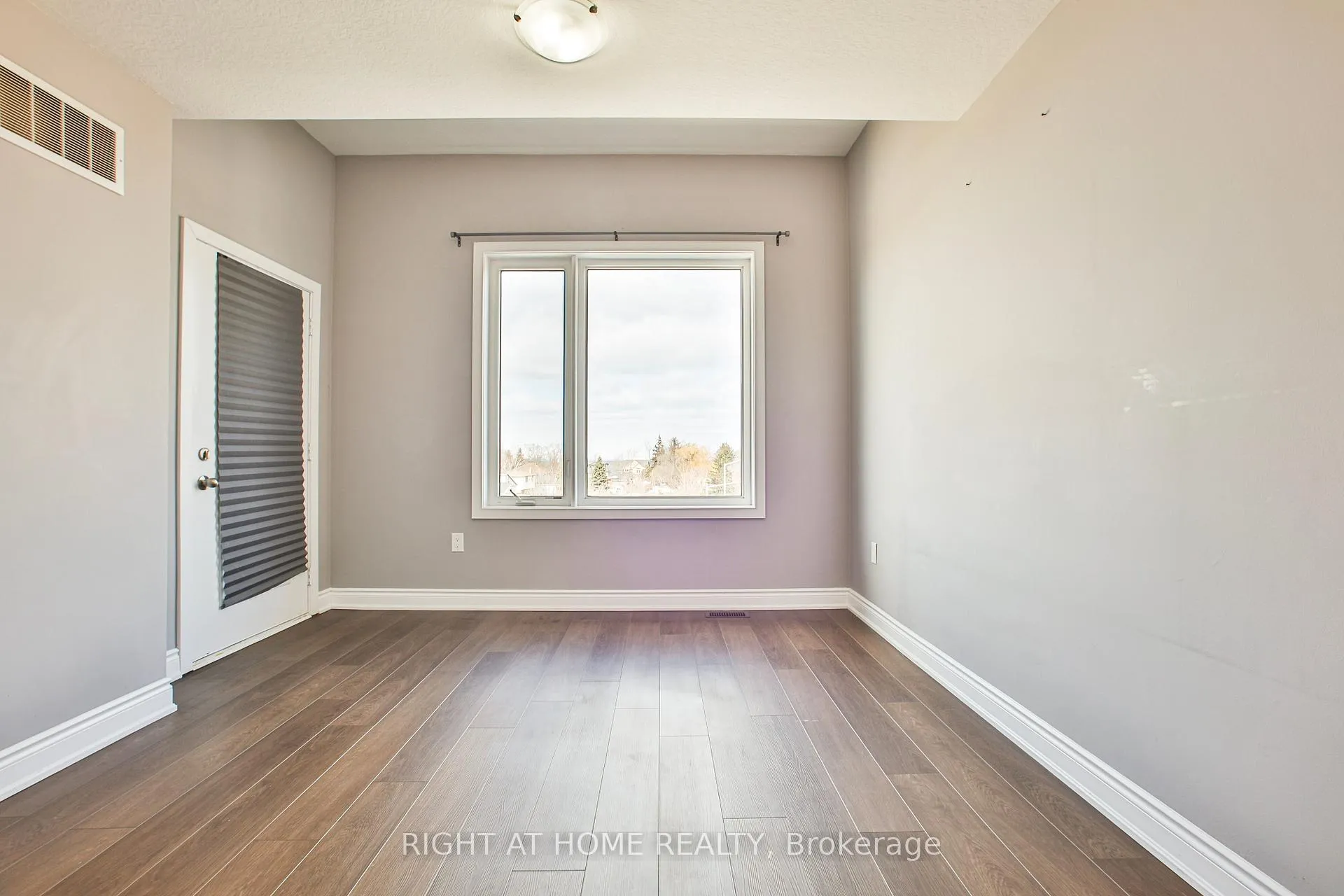 Photo 31 of Unit 102, 590 North Service Road, Hamilton, Lakeshore — HOMEH