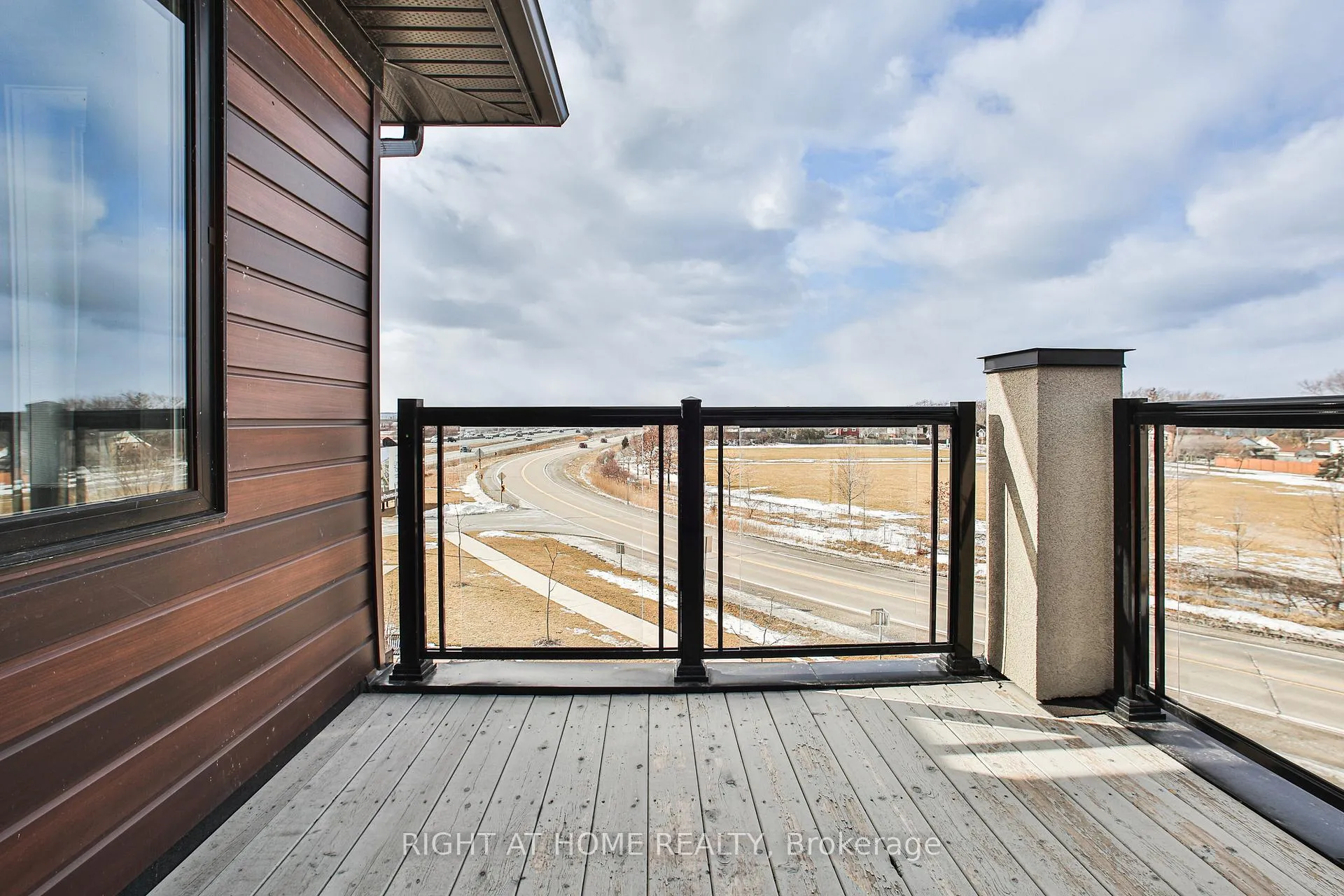 Photo 37 of Unit 102, 590 North Service Road, Hamilton, Lakeshore — HOMEH