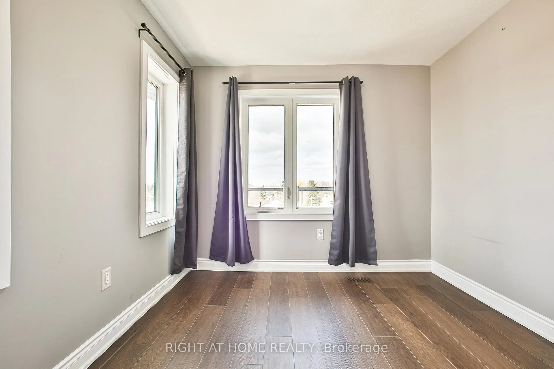 Photo 43 of Unit 102, 590 North Service Road, Hamilton, Lakeshore — HOMEH