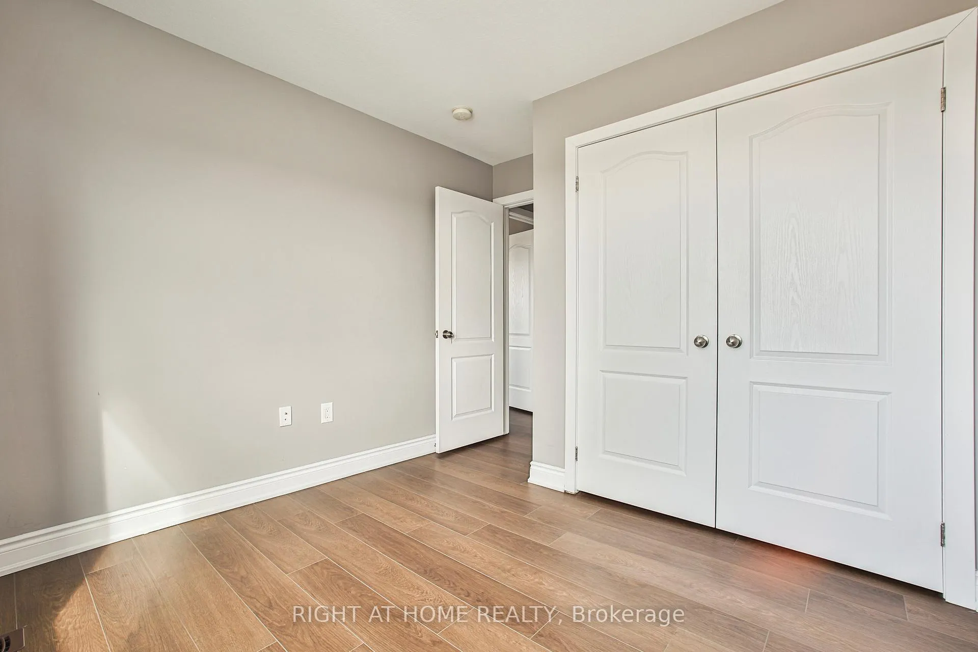 Photo 50 of Unit 102, 590 North Service Road, Hamilton, Lakeshore — HOMEH