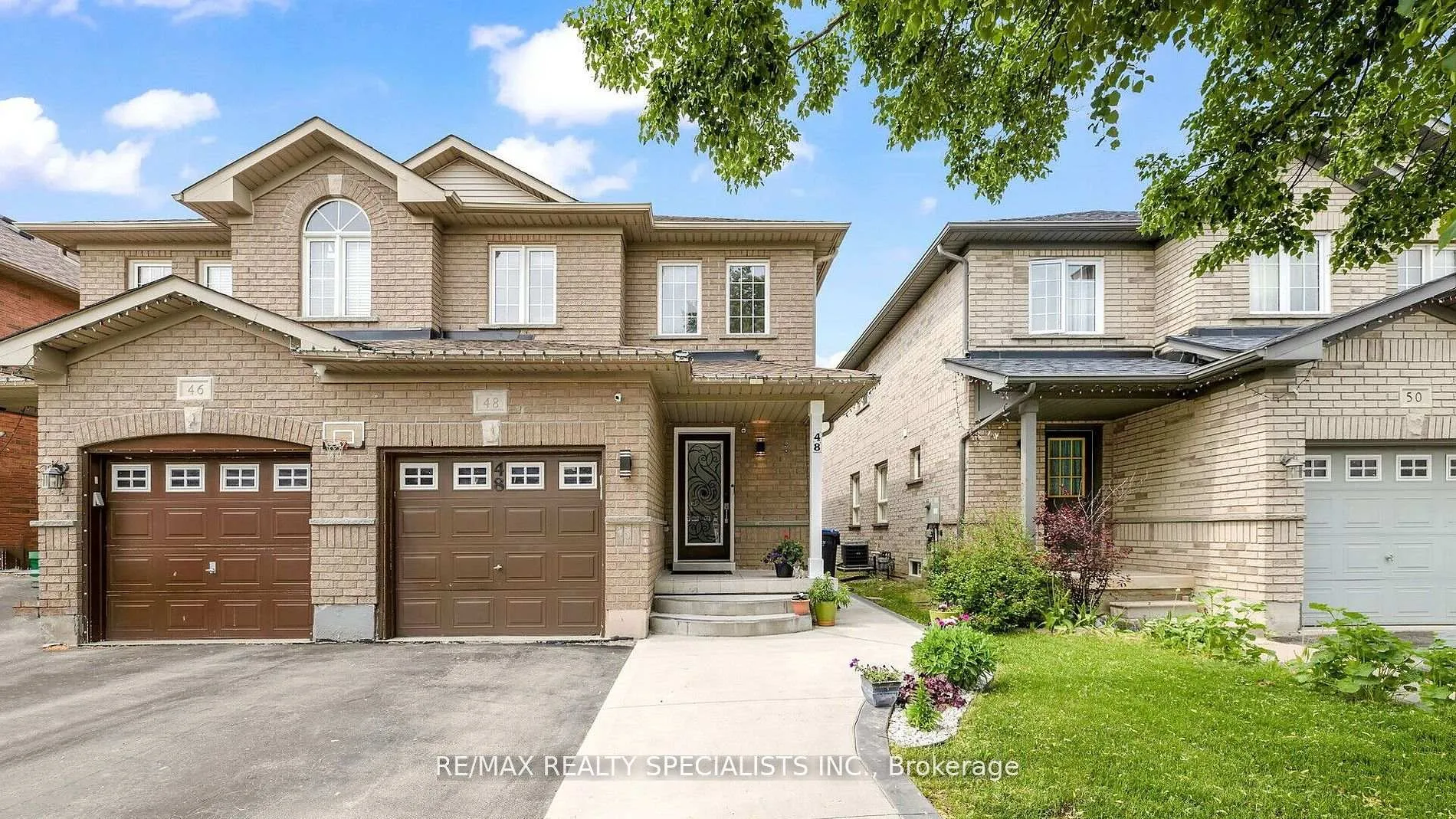 Photo 2 of 48 Ridgefield Court, Brampton, Vales of Castlemore — HOMEH