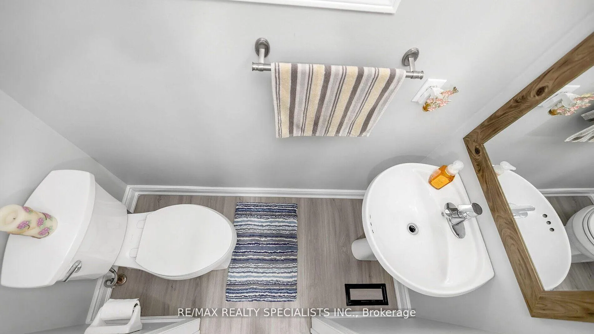 Photo 5 of 48 Ridgefield Court, Brampton, Vales of Castlemore — HOMEH