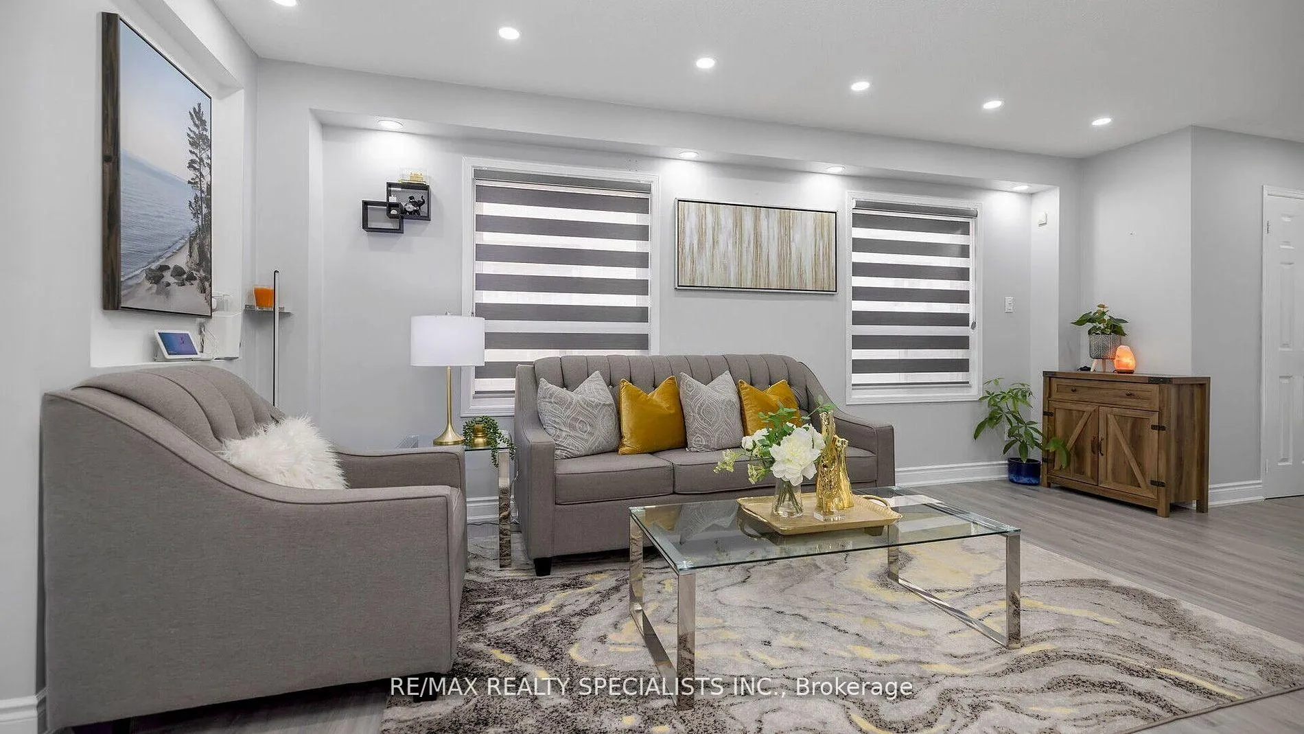 Photo 7 of 48 Ridgefield Court, Brampton, Vales of Castlemore — HOMEH