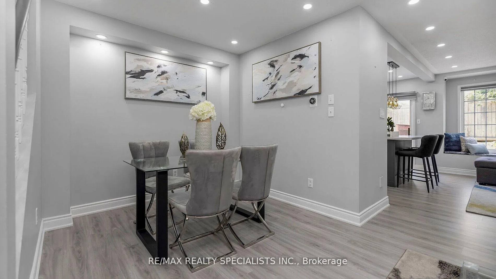 Photo 9 of 48 Ridgefield Court, Brampton, Vales of Castlemore — HOMEH