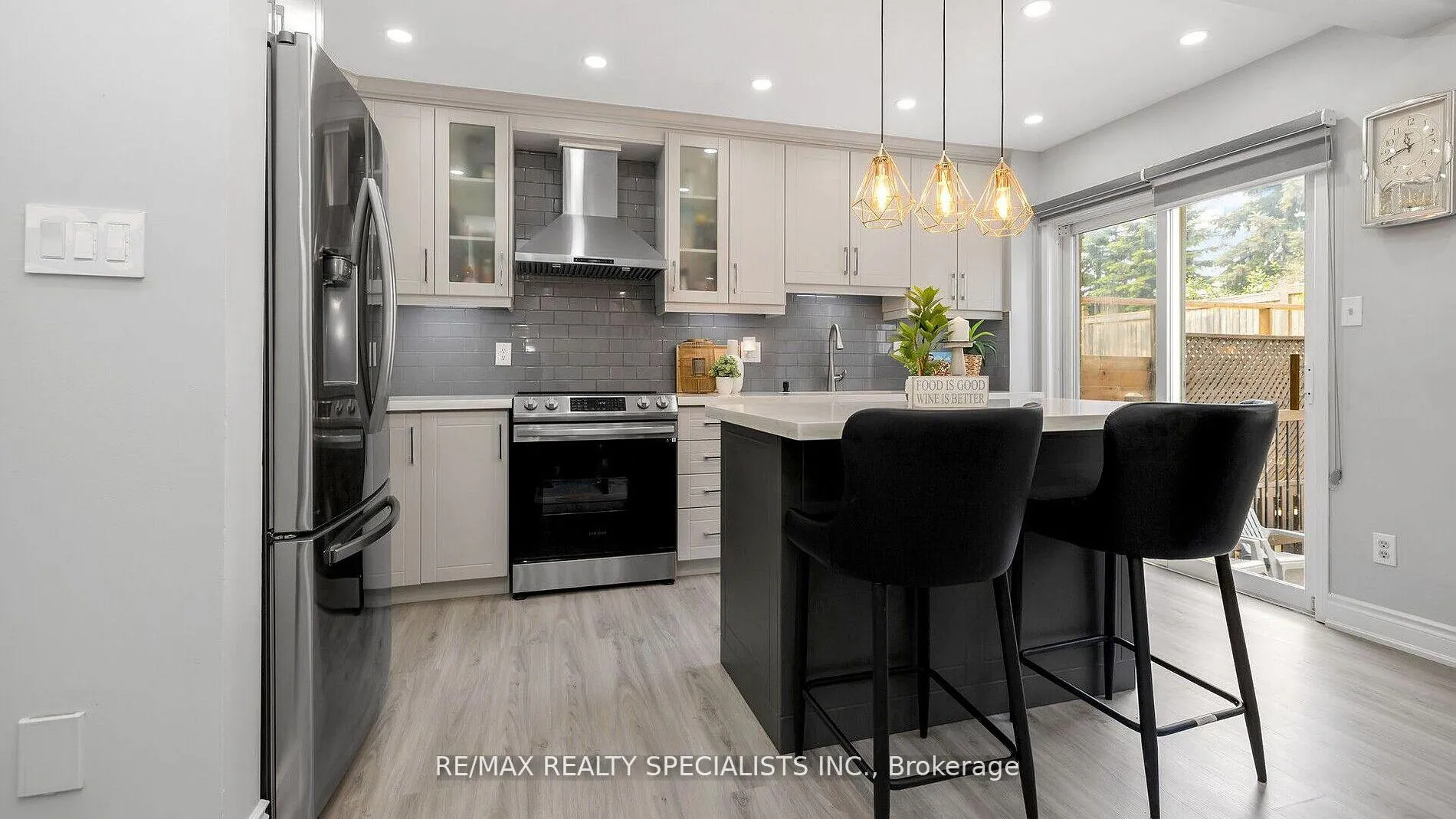 Photo 11 of 48 Ridgefield Court, Brampton, Vales of Castlemore — HOMEH
