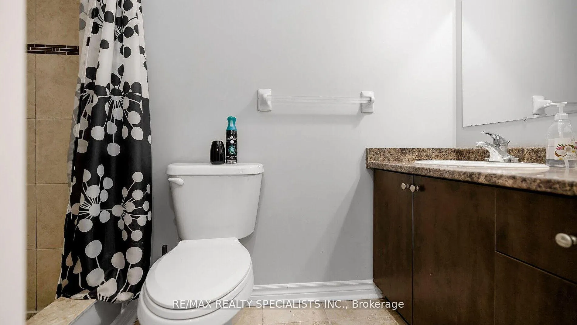Photo 31 of 48 Ridgefield Court, Brampton, Vales of Castlemore — HOMEH