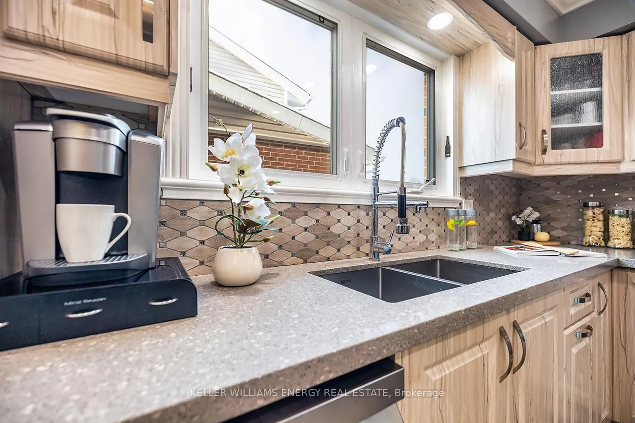 Photo 8 of 416 Mayfair Avenue, Oshawa, Centennial — HOMEH