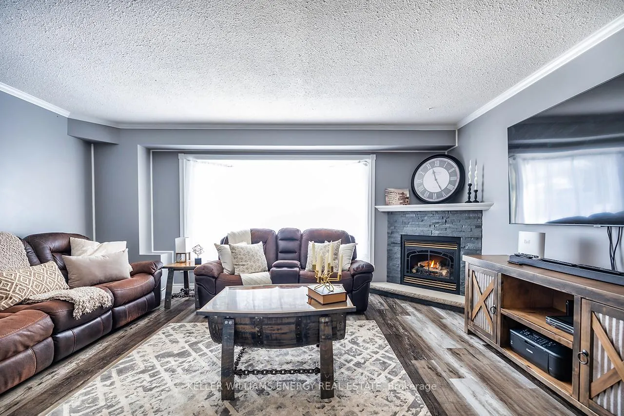 Photo 18 of 416 Mayfair Avenue, Oshawa, Centennial — HOMEH