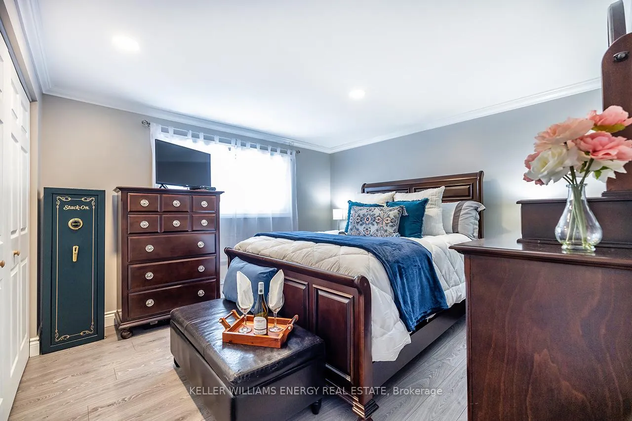 Photo 22 of 416 Mayfair Avenue, Oshawa, Centennial — HOMEH