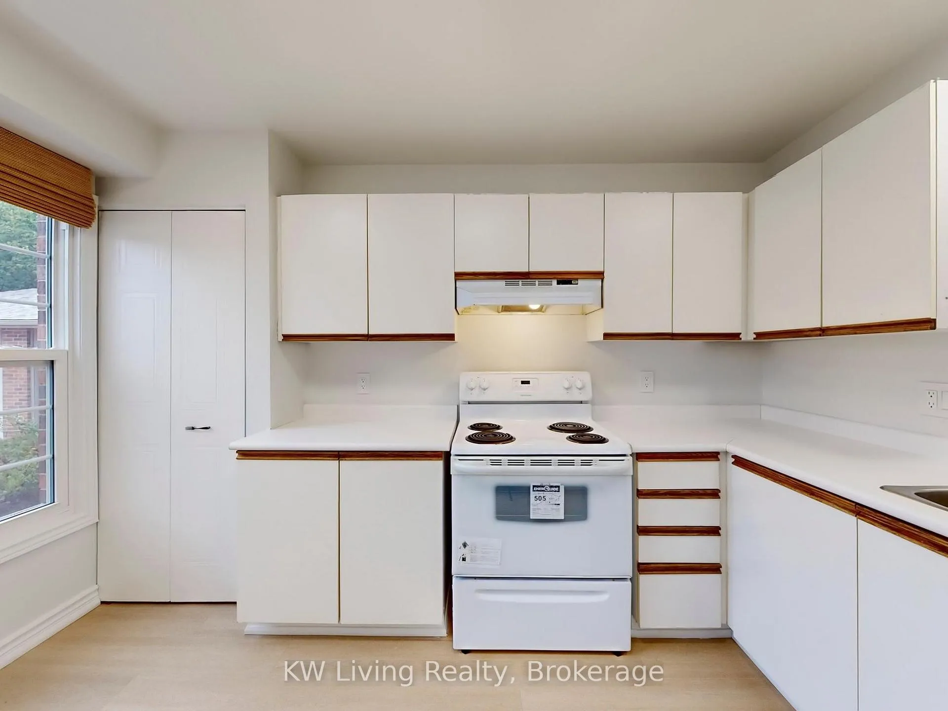 Photo 3 of Unit 18, 250 Keats Way, Waterloo — HOMEH