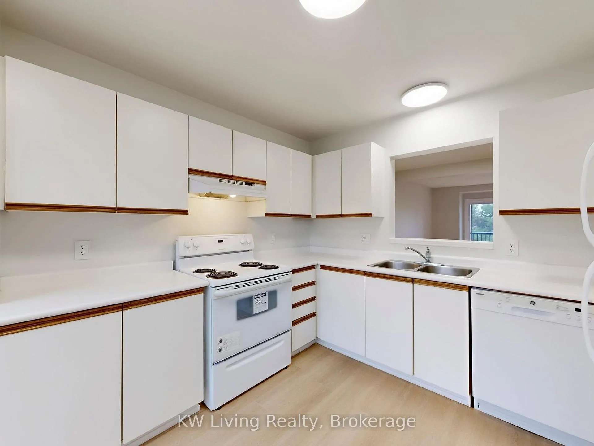Photo 4 of Unit 18, 250 Keats Way, Waterloo — HOMEH