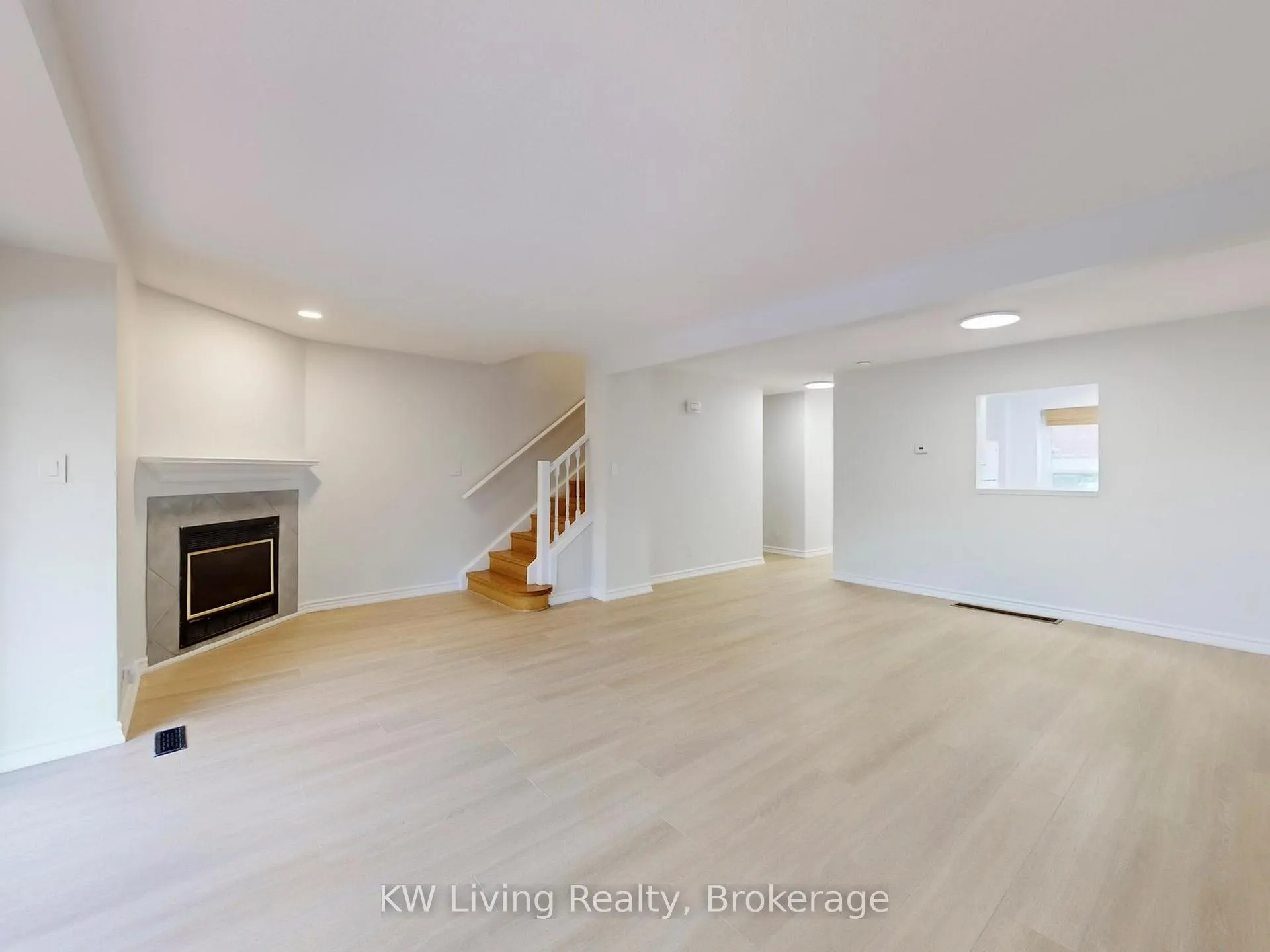 Photo 11 of Unit 18, 250 Keats Way, Waterloo — HOMEH