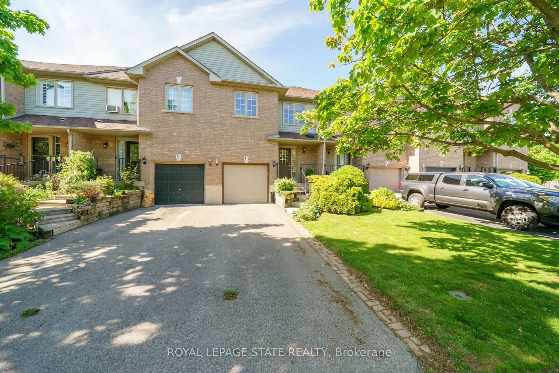 Photo 2 of 49 Morwick Drive, Hamilton, Ancaster — HOMEH