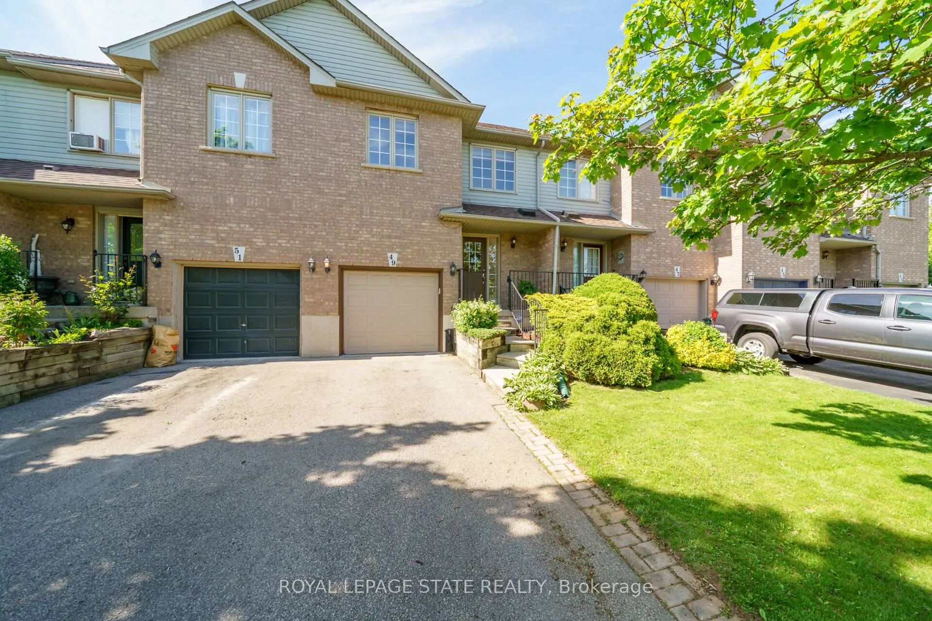 Photo 4 of 49 Morwick Drive, Hamilton, Ancaster — HOMEH