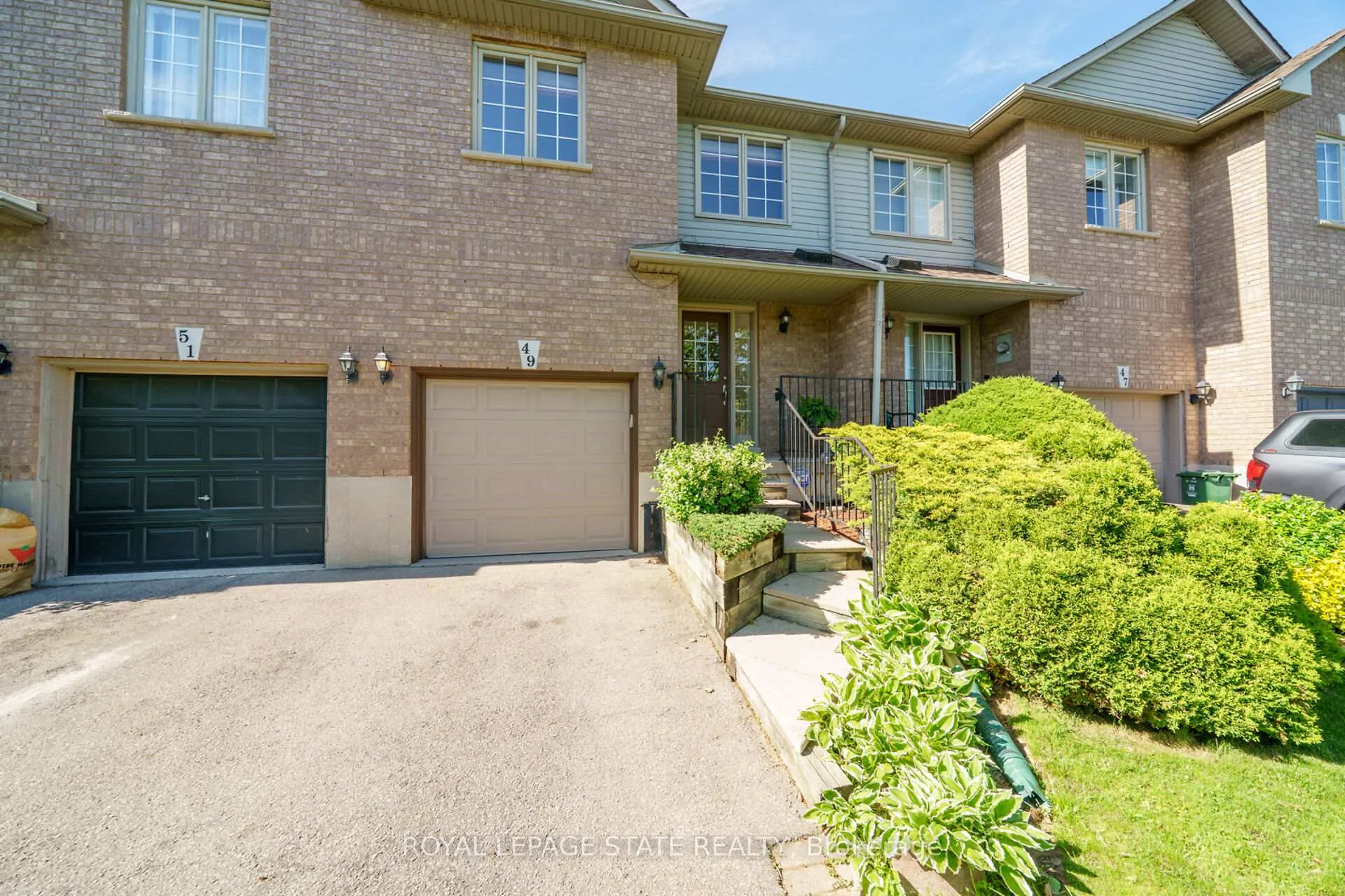 Photo 5 of 49 Morwick Drive, Hamilton, Ancaster — HOMEH