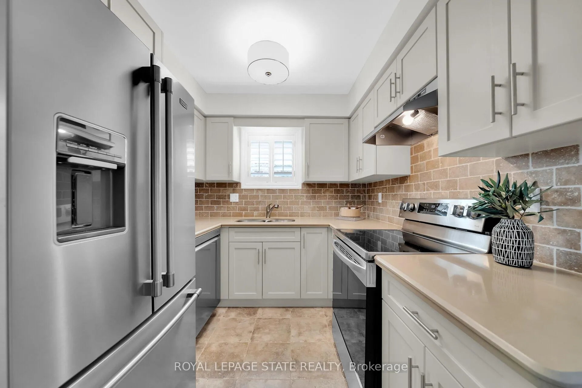 Photo 15 of 49 Morwick Drive, Hamilton, Ancaster — HOMEH