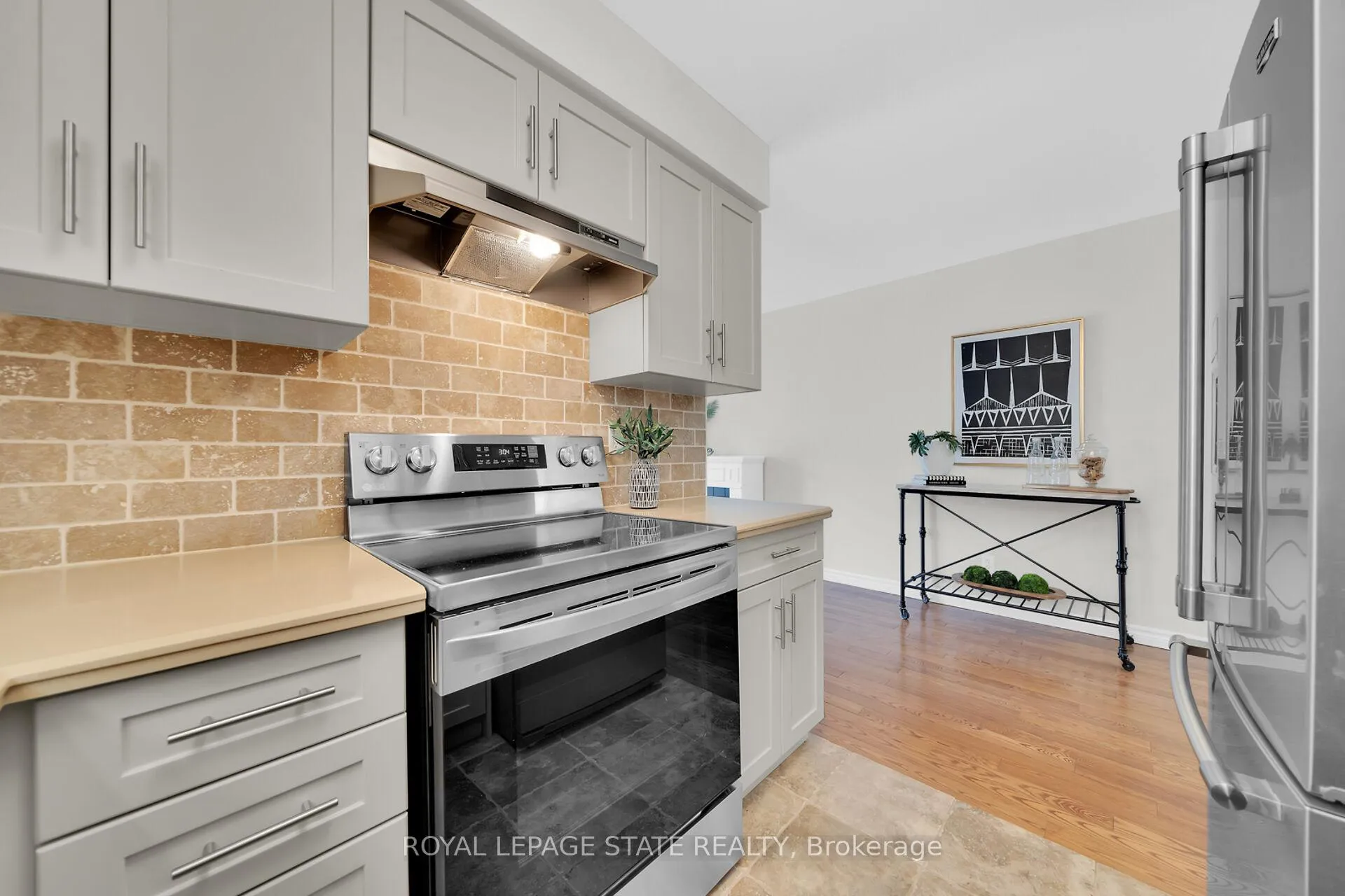 Photo 17 of 49 Morwick Drive, Hamilton, Ancaster — HOMEH