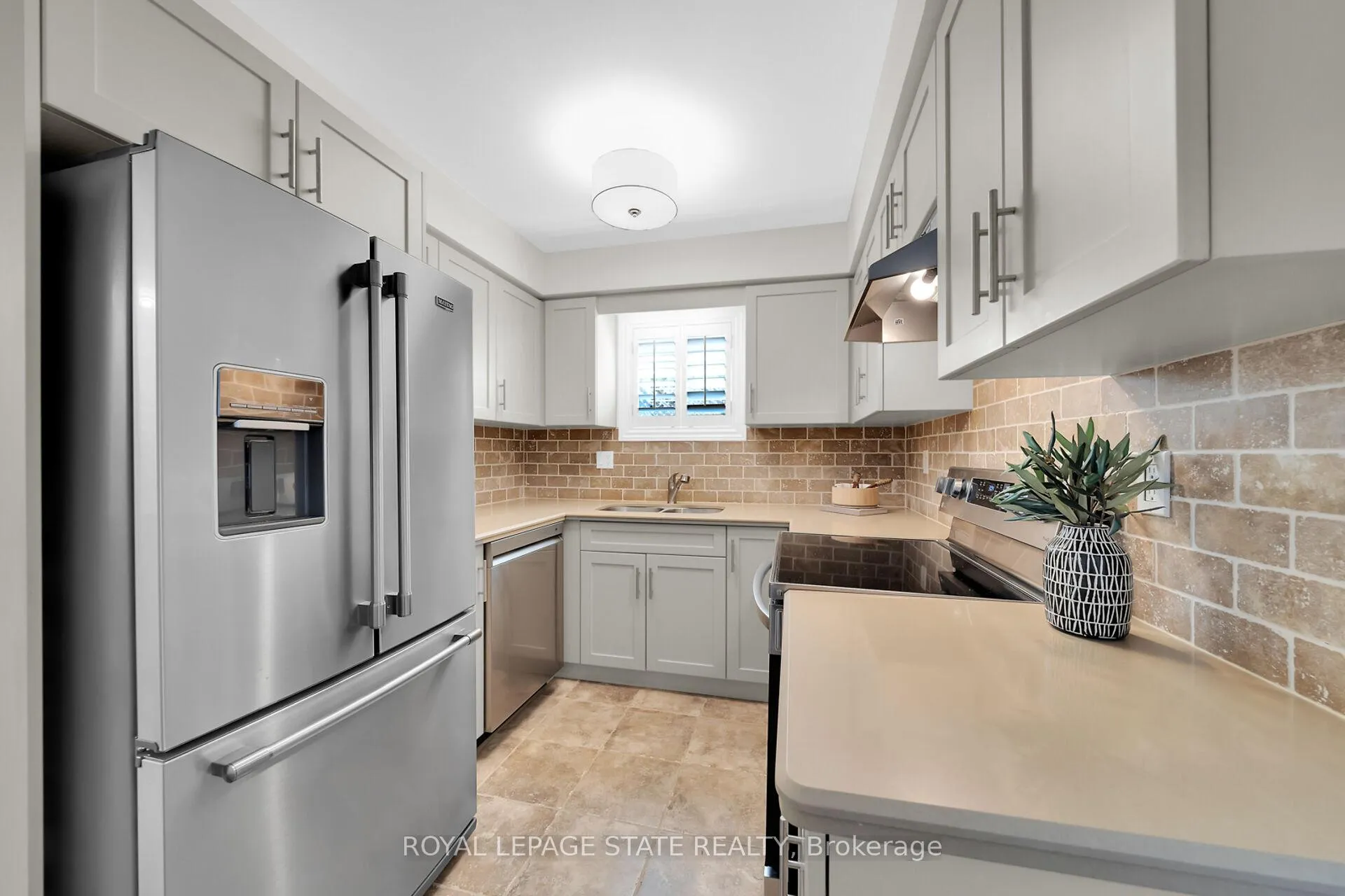 Photo 19 of 49 Morwick Drive, Hamilton, Ancaster — HOMEH