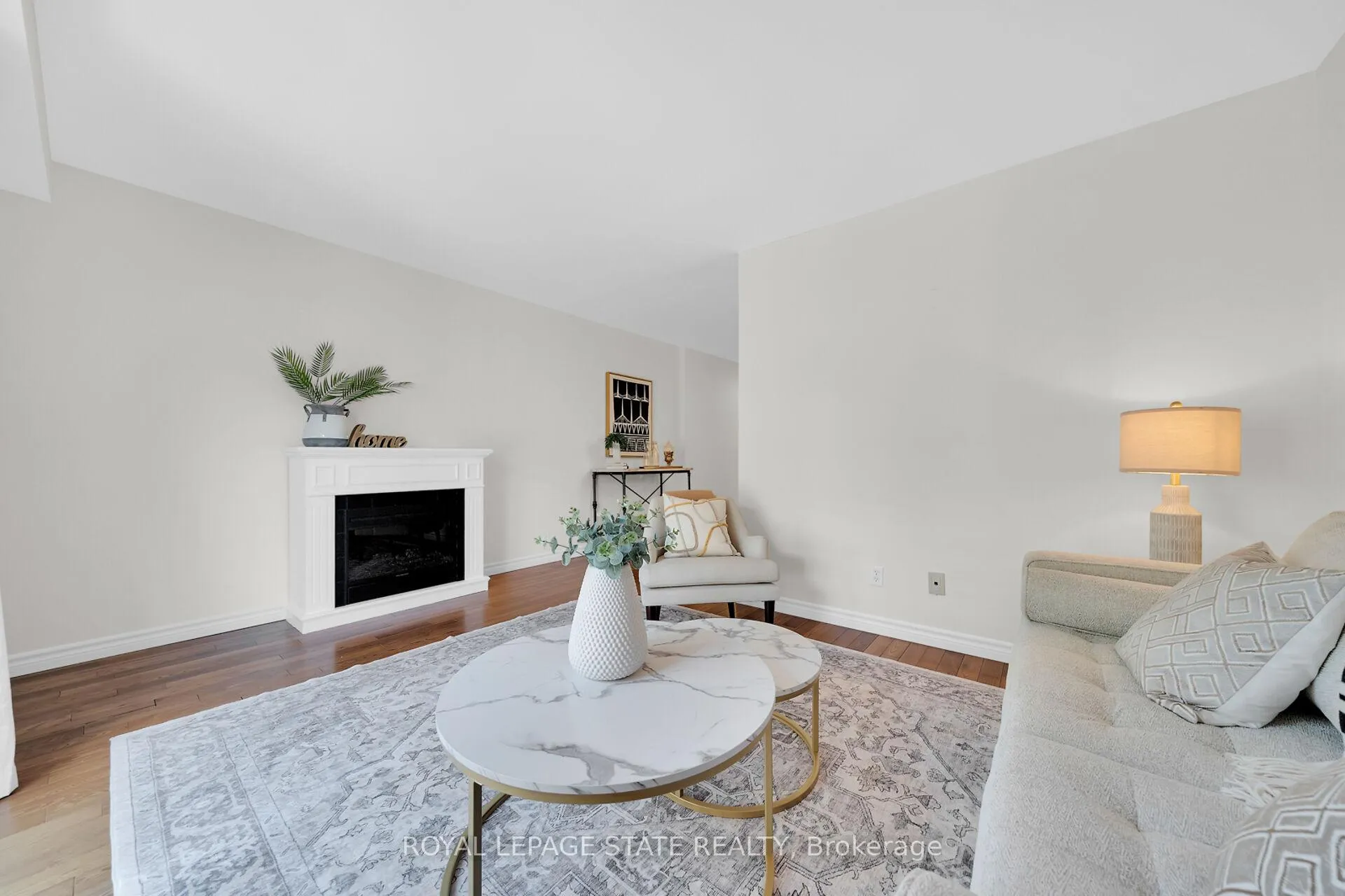 Photo 24 of 49 Morwick Drive, Hamilton, Ancaster — HOMEH