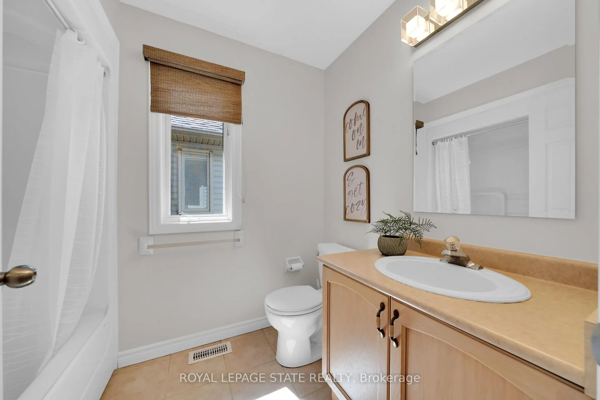 Photo 29 of 49 Morwick Drive, Hamilton, Ancaster — HOMEH