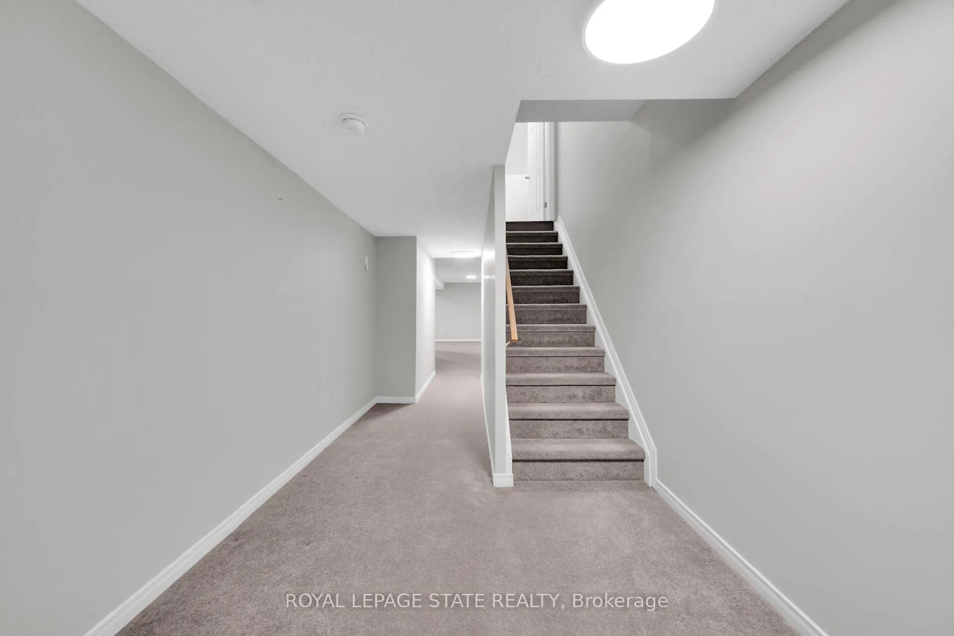 Photo 35 of 49 Morwick Drive, Hamilton, Ancaster — HOMEH