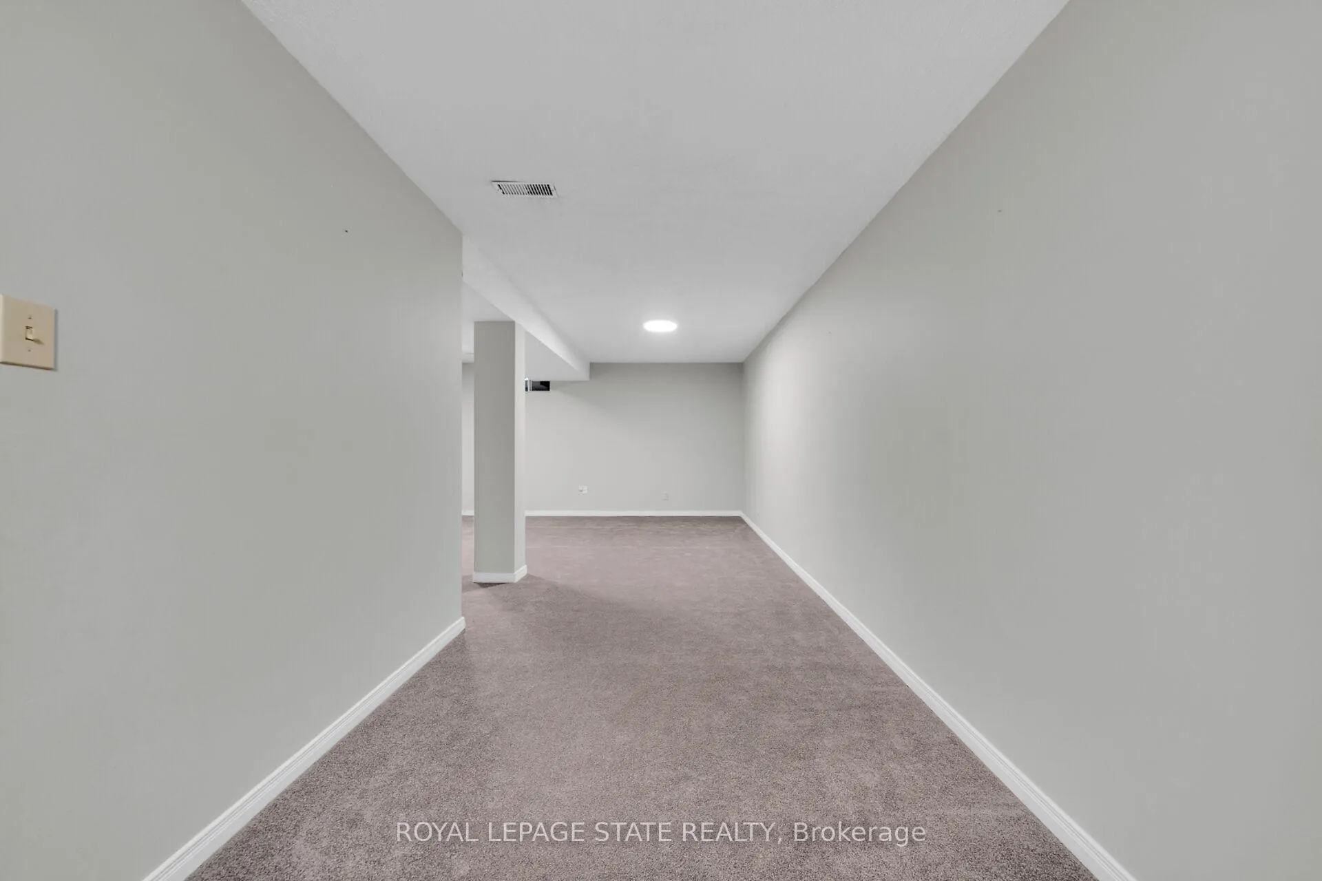 Photo 36 of 49 Morwick Drive, Hamilton, Ancaster — HOMEH