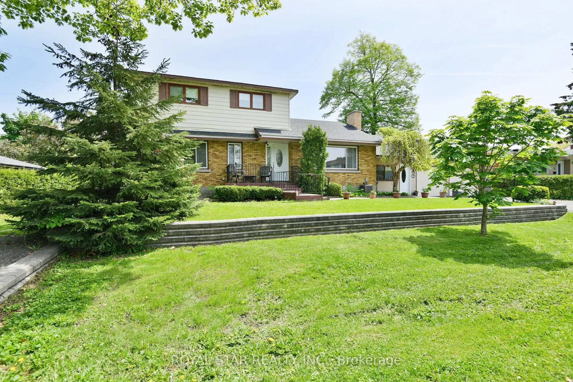 Photo 2 of 84 St Claire Avenue, Ottawa, Meadowlands/St. Claire Gardens — HOMEH