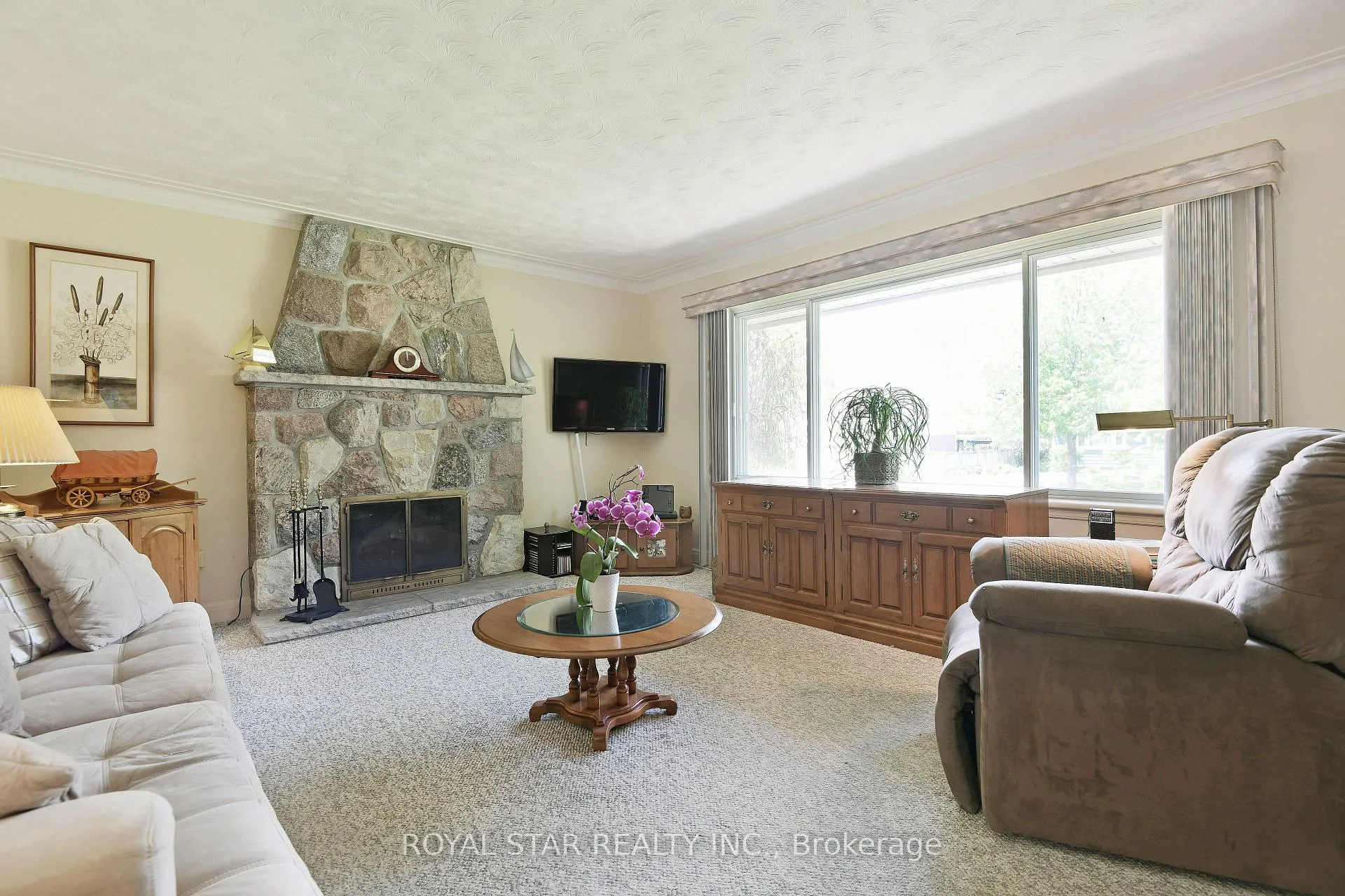 Photo 5 of 84 St Claire Avenue, Ottawa, Meadowlands/St. Claire Gardens — HOMEH
