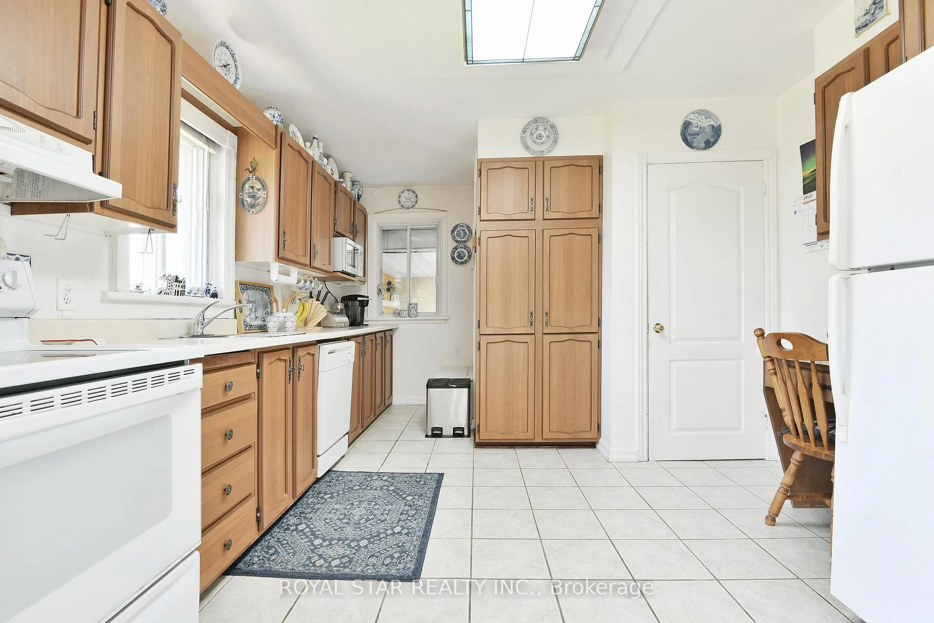 Photo 8 of 84 St Claire Avenue, Ottawa, Meadowlands/St. Claire Gardens — HOMEH