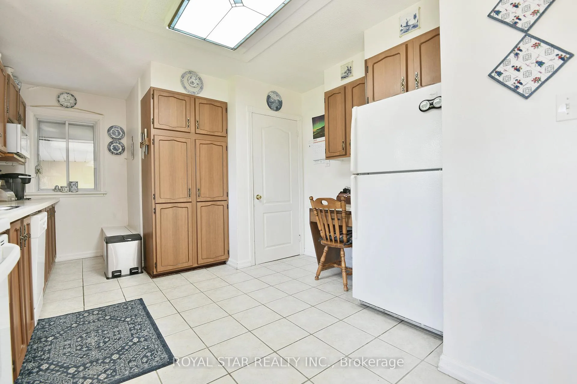 Photo 9 of 84 St Claire Avenue, Ottawa, Meadowlands/St. Claire Gardens — HOMEH