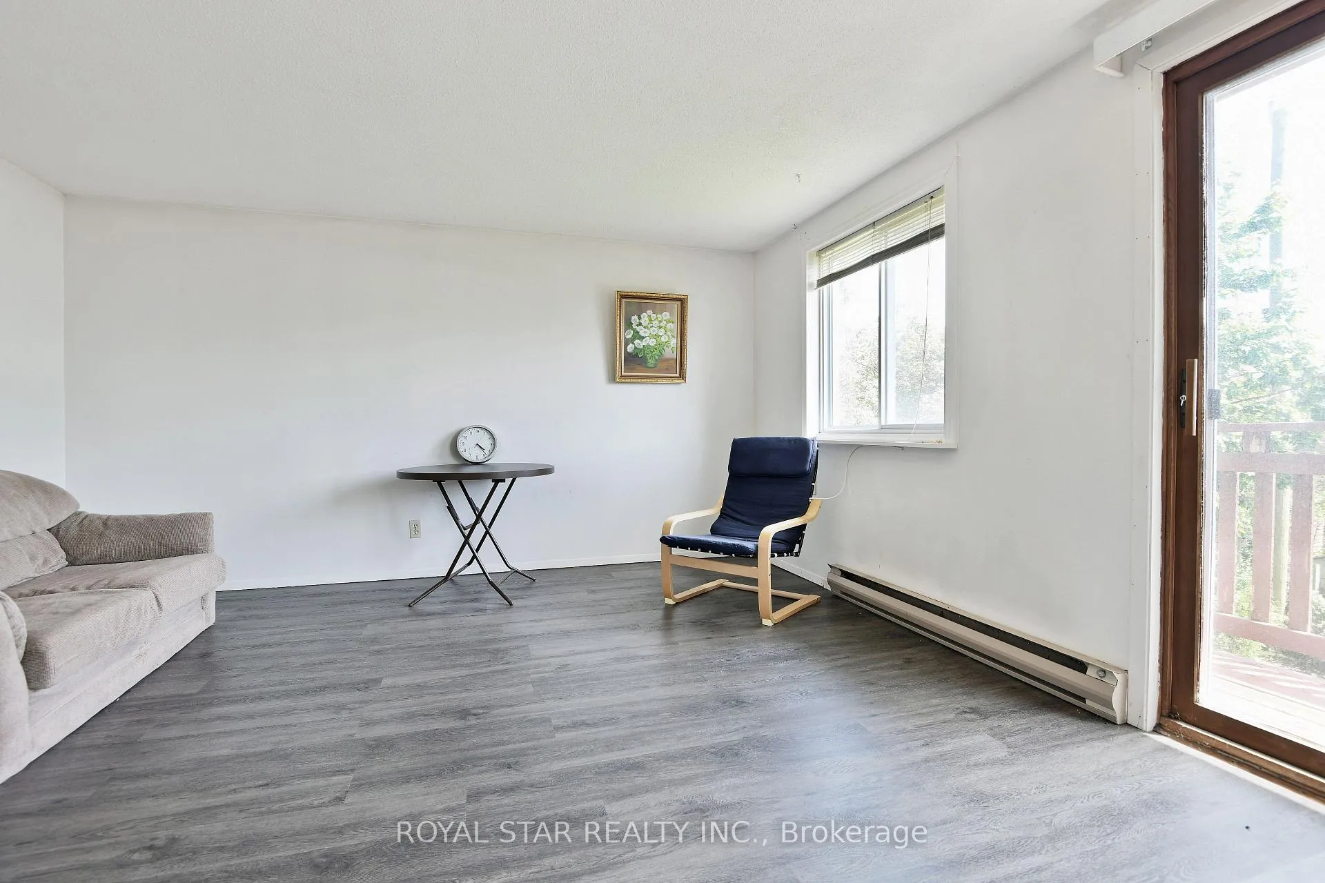 Photo 17 of 84 St Claire Avenue, Ottawa, Meadowlands/St. Claire Gardens — HOMEH